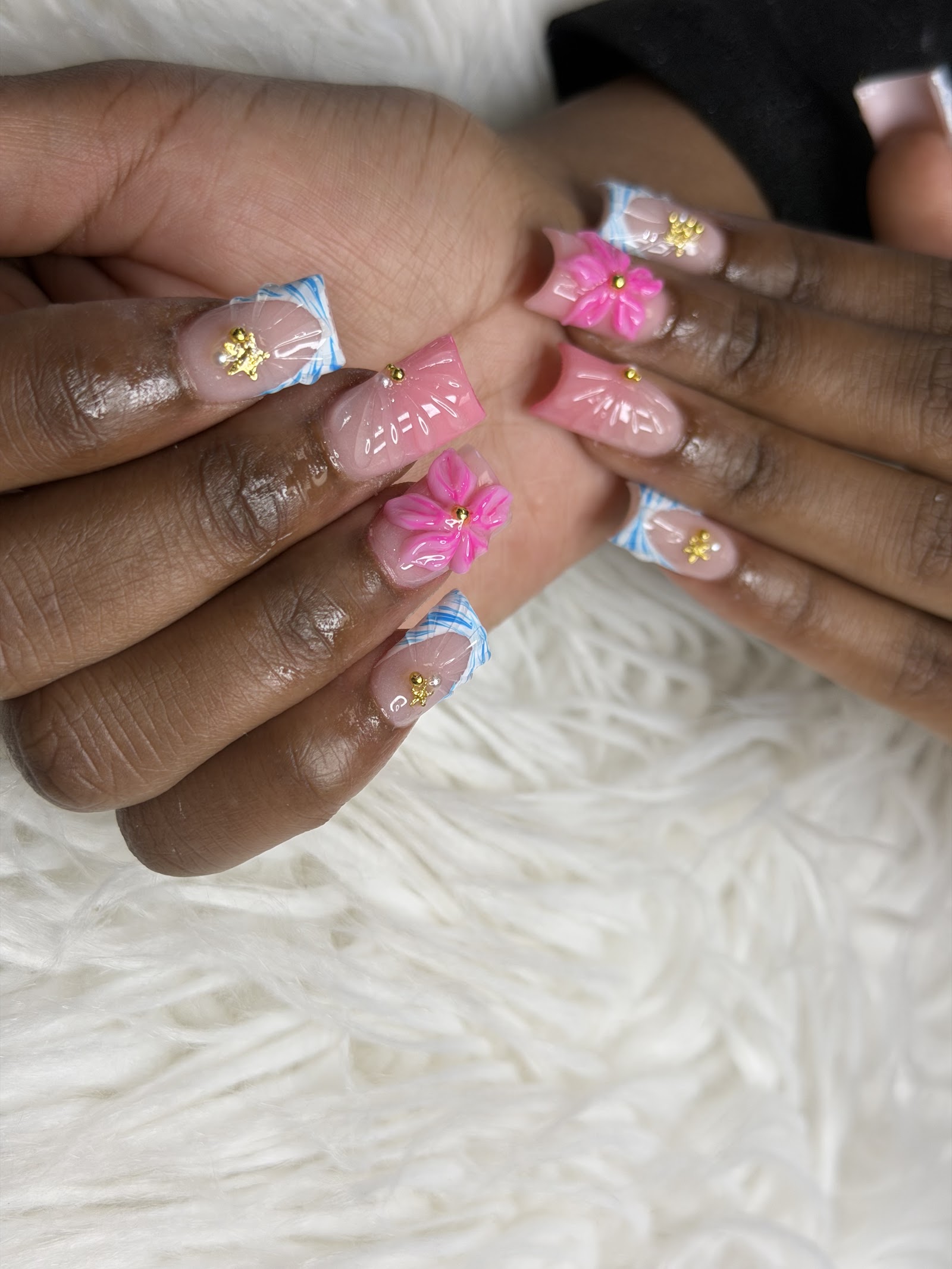 Hollywood Nails & Spa nail photo 3